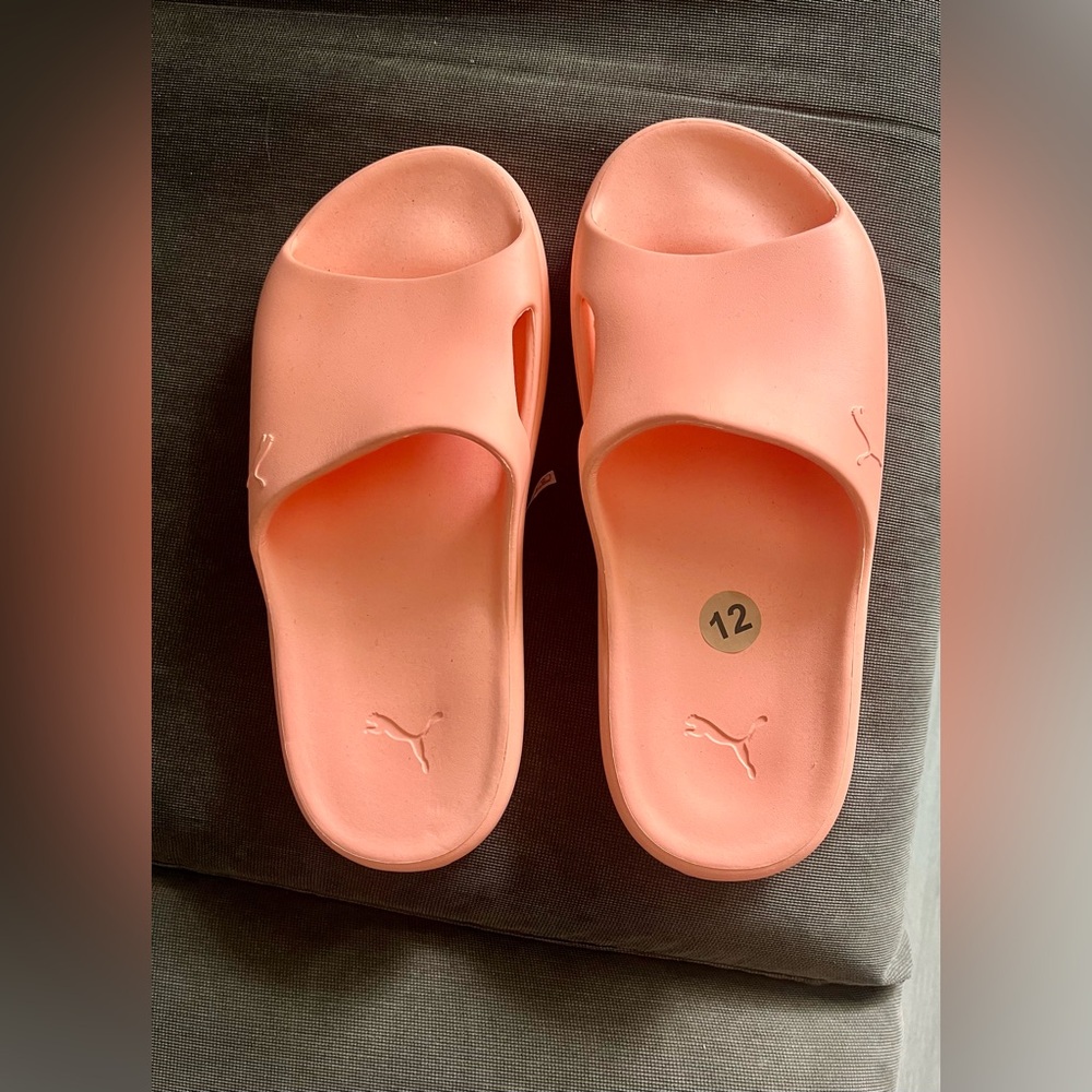 Puma Men’s Slides 🧡